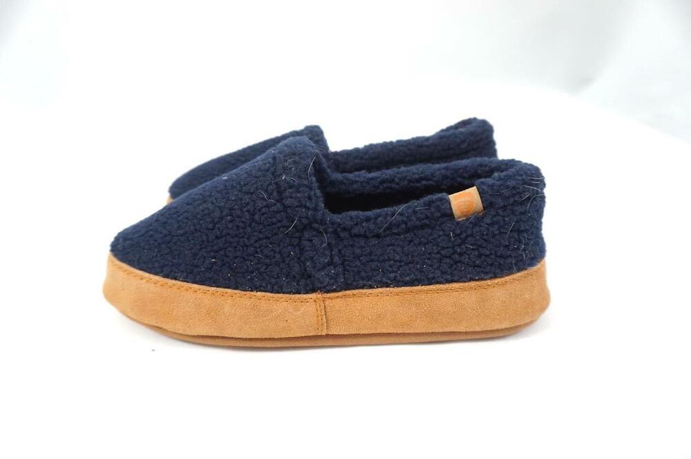 ACORN WOMEN MOC USED 5-6 NAVY BLUE/TAN FAUX FUR/FLEECE SLIPPERS